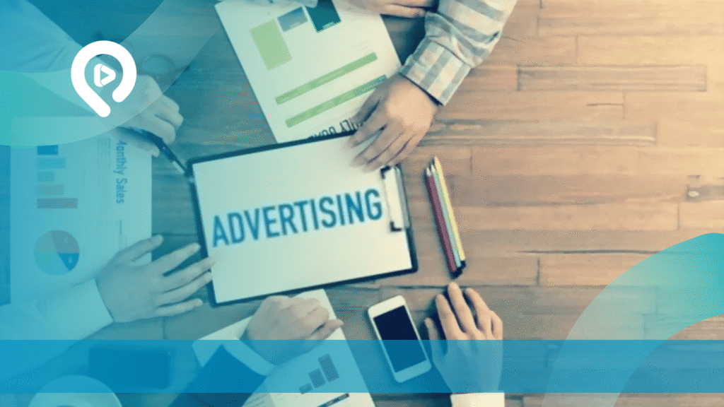 Tim pemasaran sedang membahas strategi advertising dan analisis data kampanye digital sebagai bagian dari layanan Agency Iklan Terbaik untuk meningkatkan performa brand.