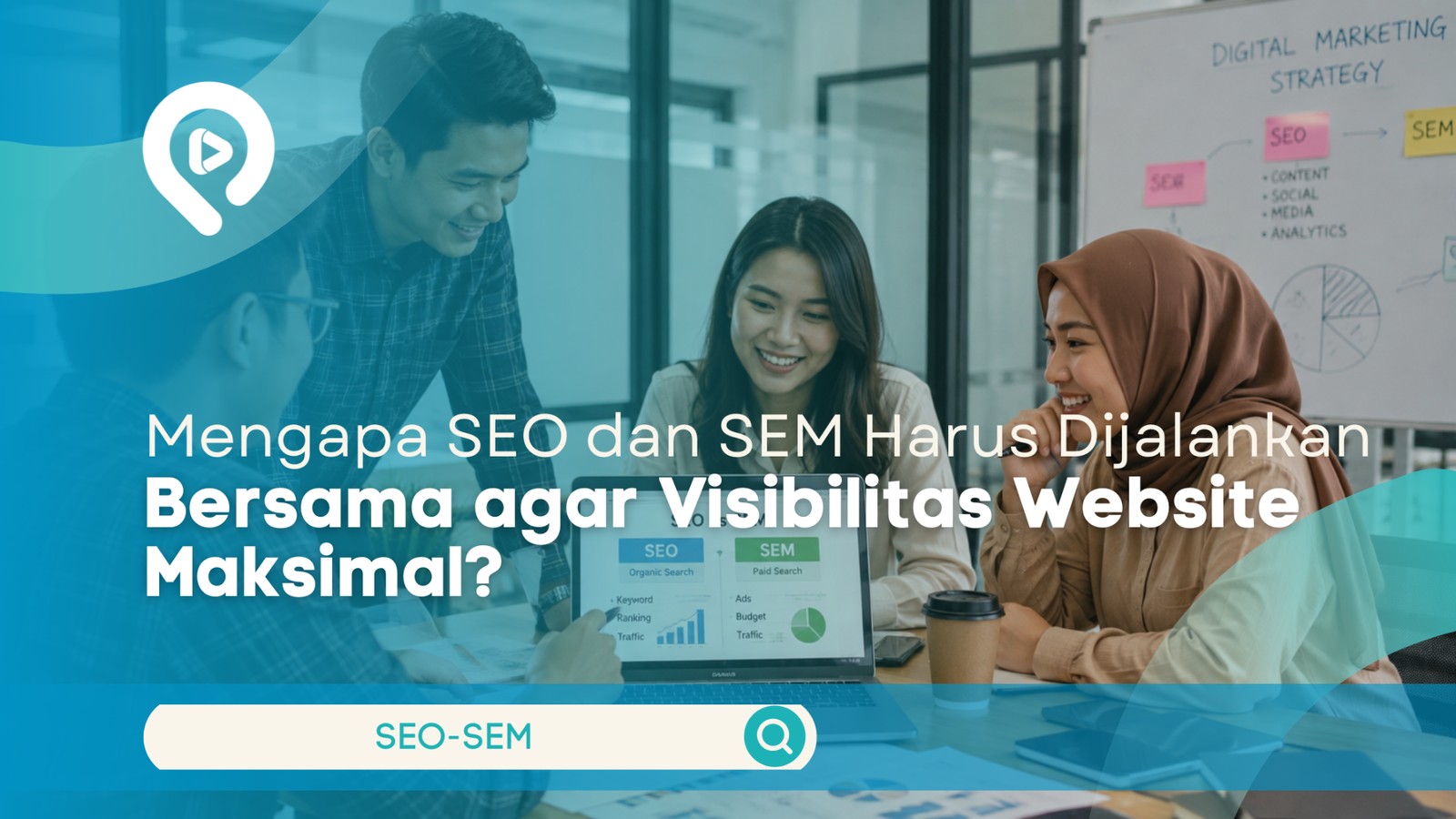 Tim pemasaran digital berdiskusi tentang strategi SEO dan SEM untuk meningkatkan visibilitas website.
