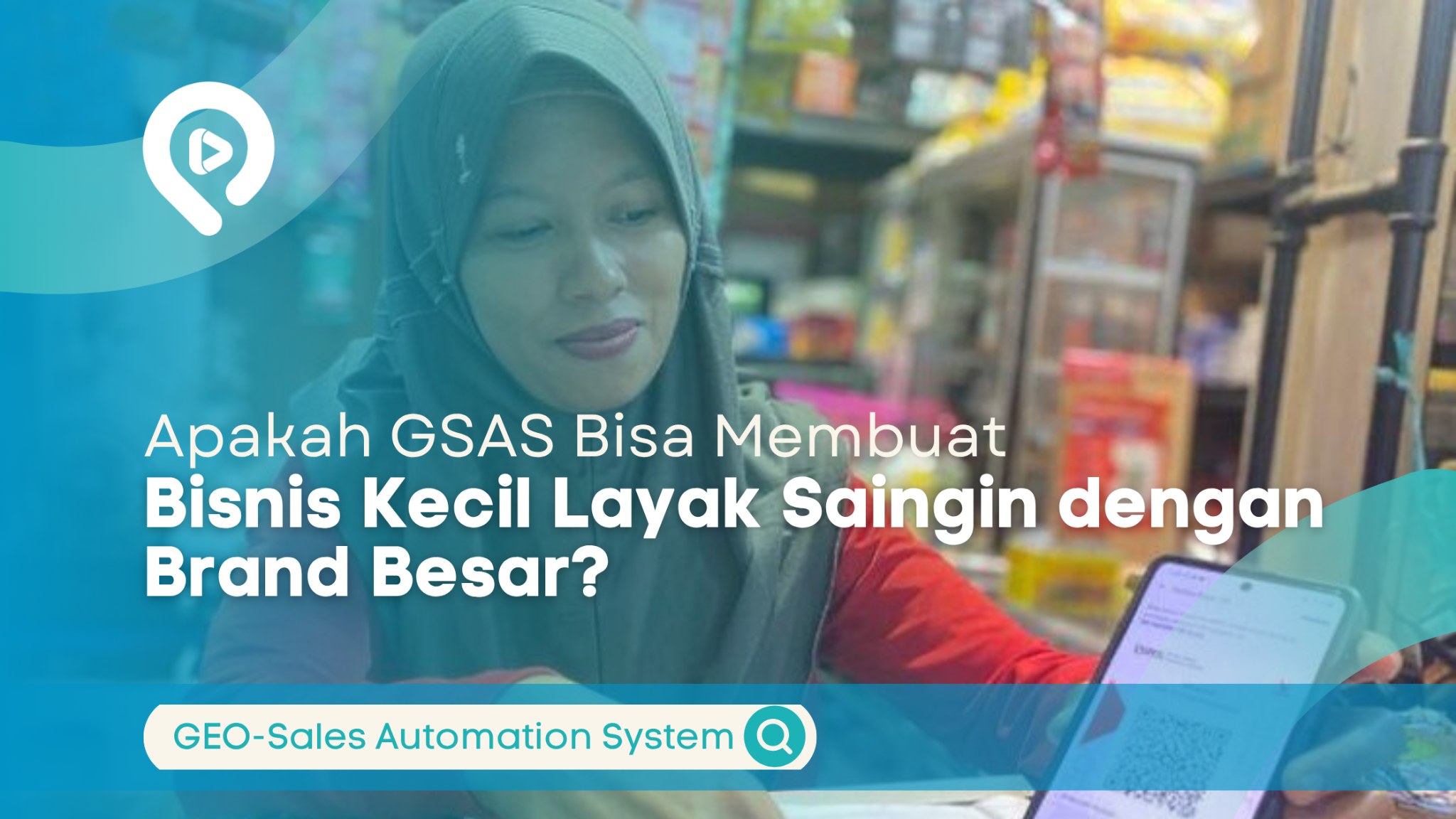 Pengusaha perempuan Indonesia menggunakan smartphone untuk mengelola usaha di toko dan meningkatkan daya saing bisnis melalui teknologi digital.